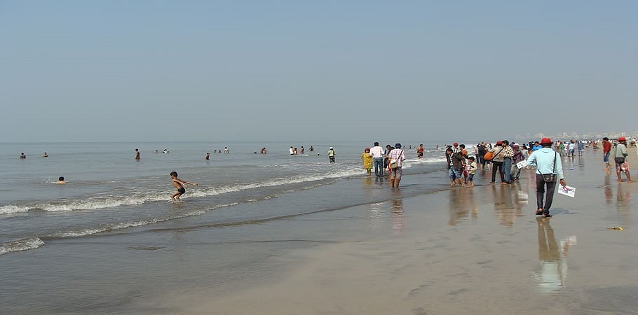 Juhu Beach | tourist places in Mumbai